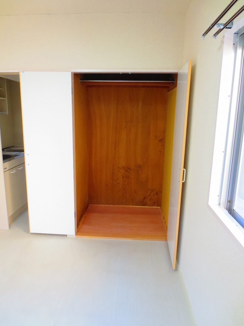 Receipt. Plenty of closet