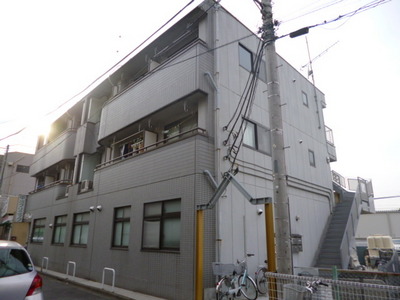 Building appearance. Is a place convenient to pet can be shopping