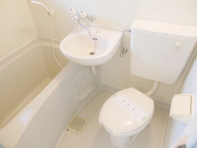 Toilet. 3-point unit