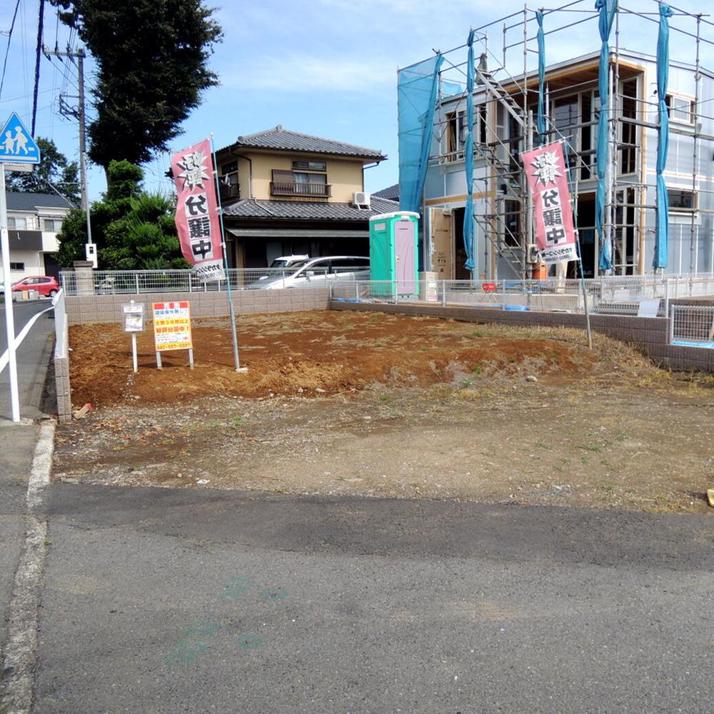 Local photos, including front road. Local (July 2013) Shooting