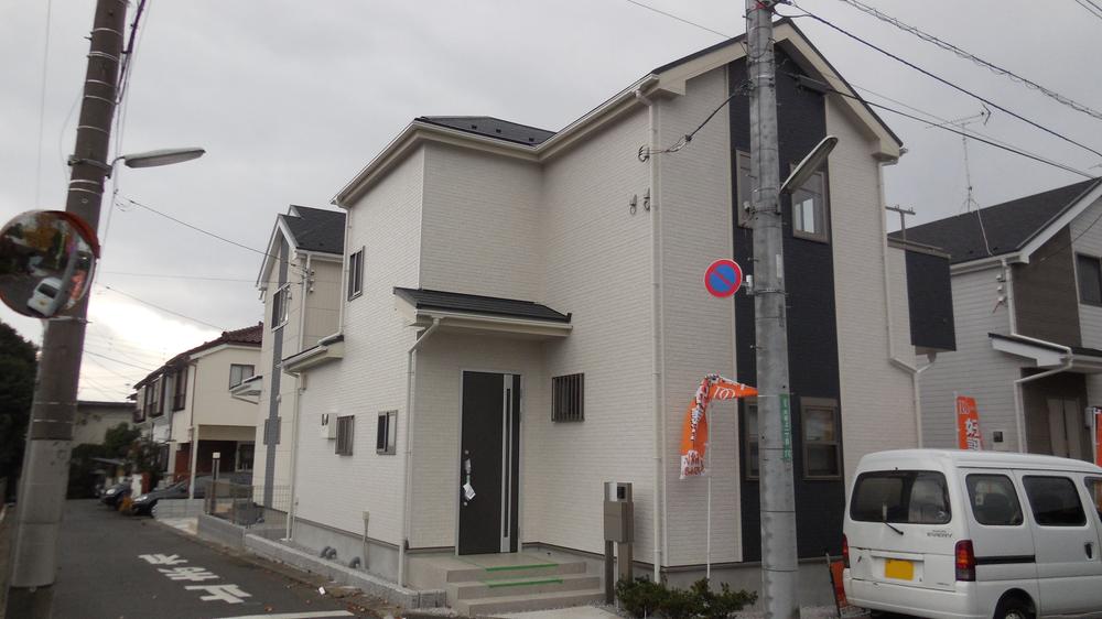 Local appearance photo. Local (11 May 2013) Shooting