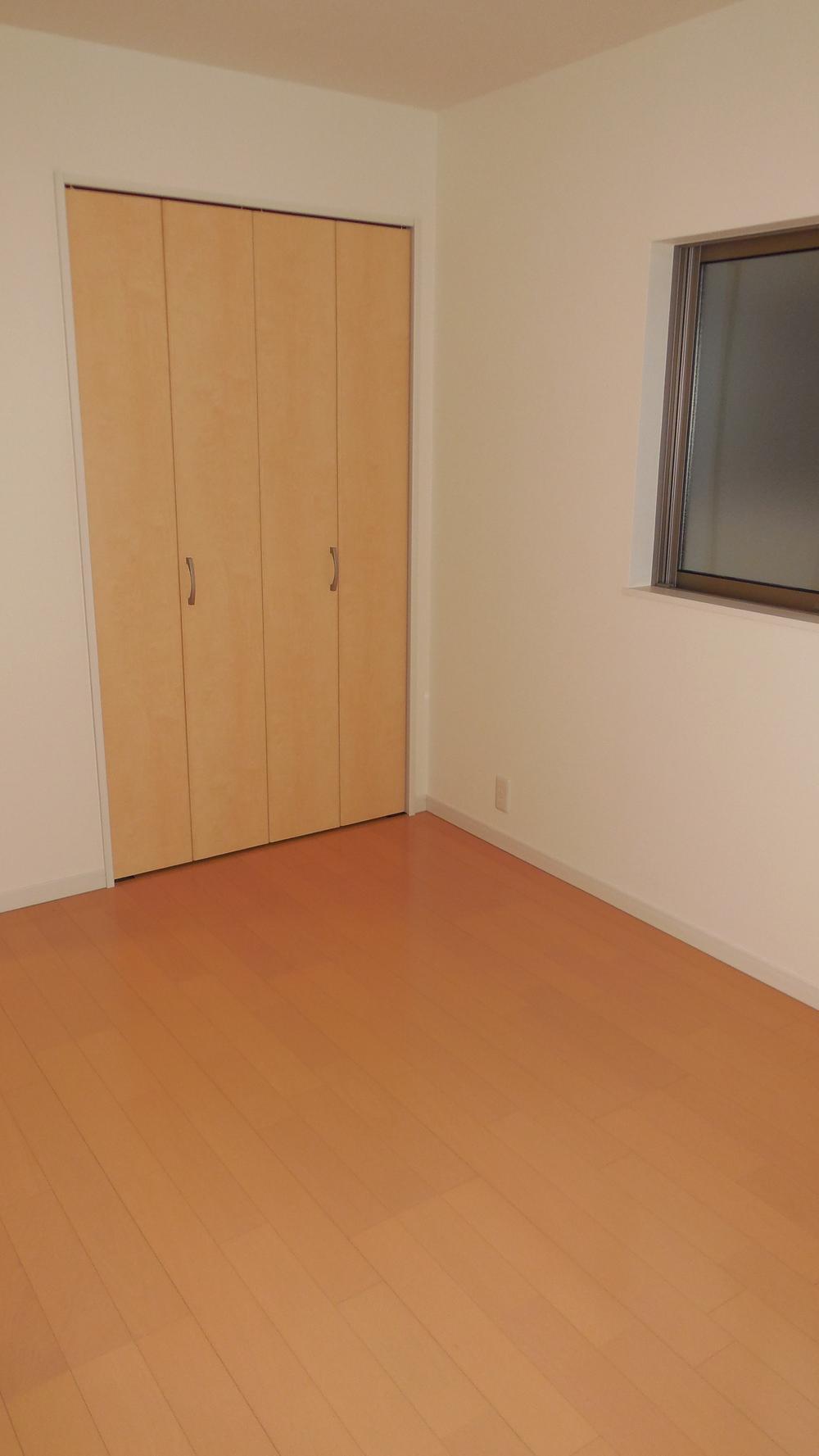 Non-living room. Indoor (11 May 2013) Shooting