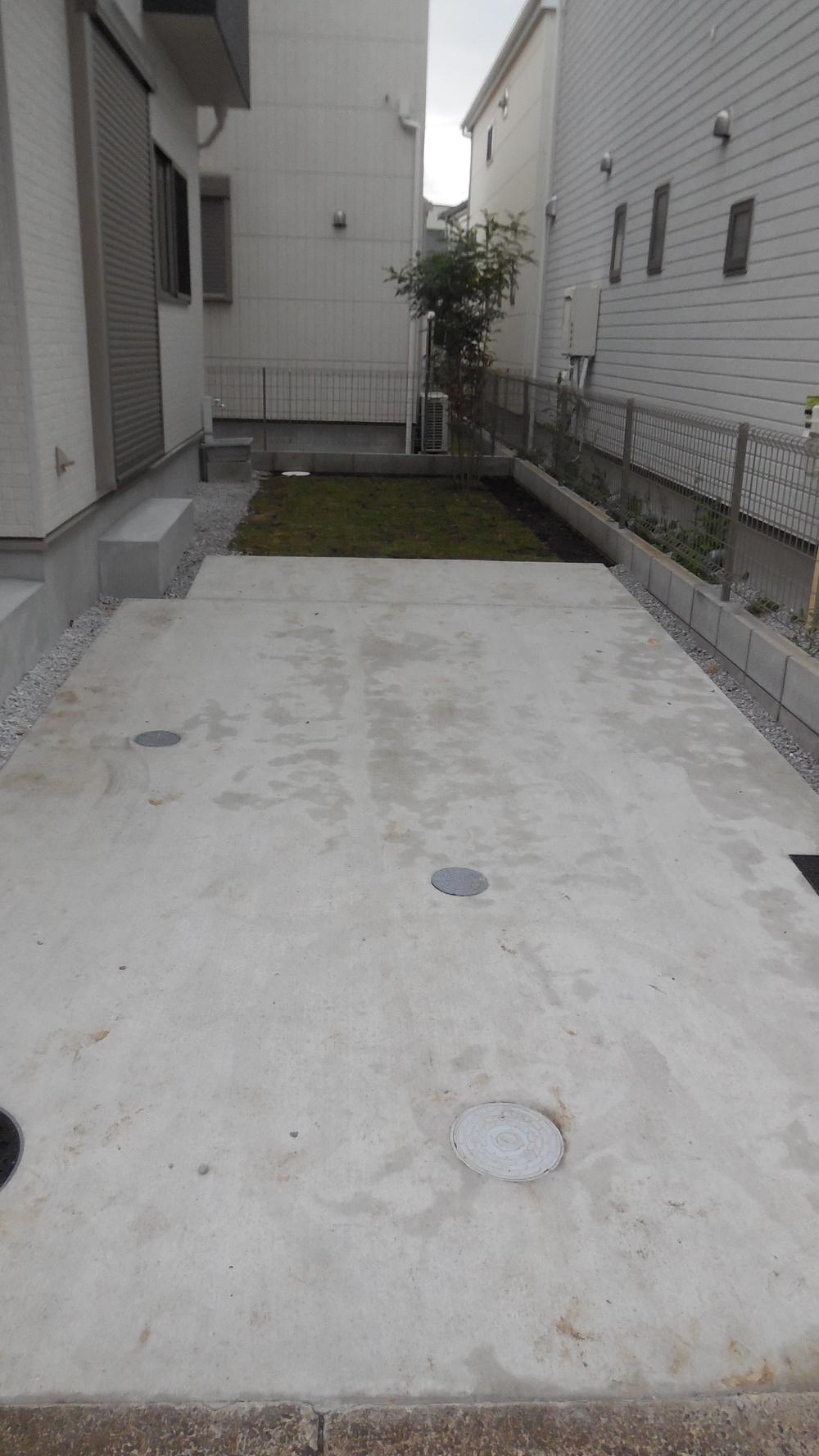 Parking lot. Local (11 May 2013) Shooting