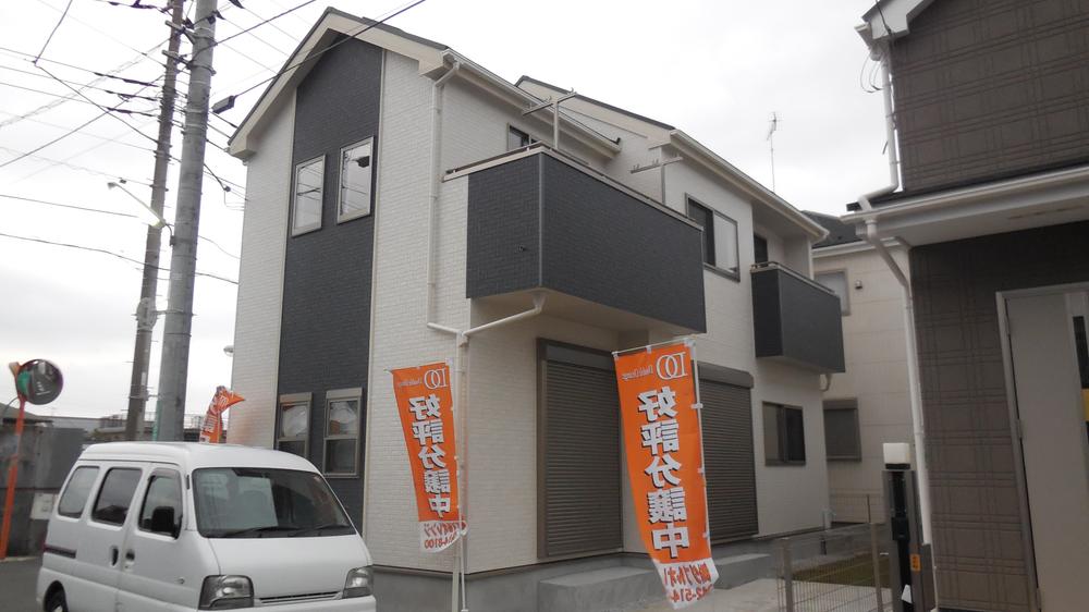 Local appearance photo. Local (11 May 2013) Shooting