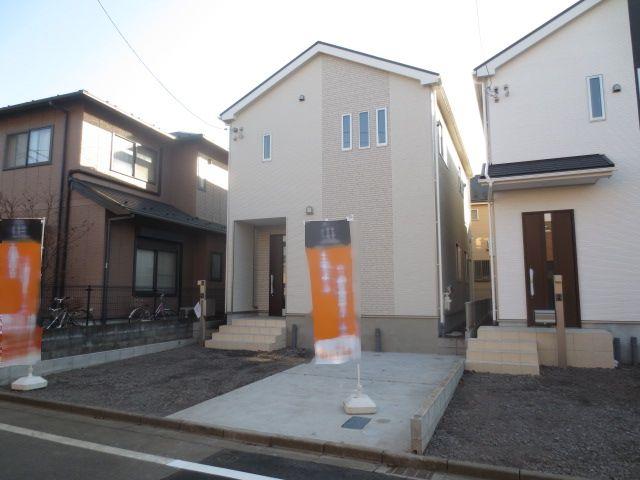 Local appearance photo. Building 3