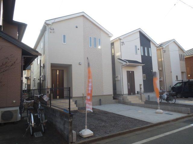 Local appearance photo. Building 3