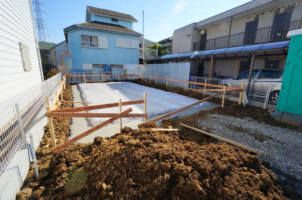 Local appearance photo. Local (11 May 2013) Shooting