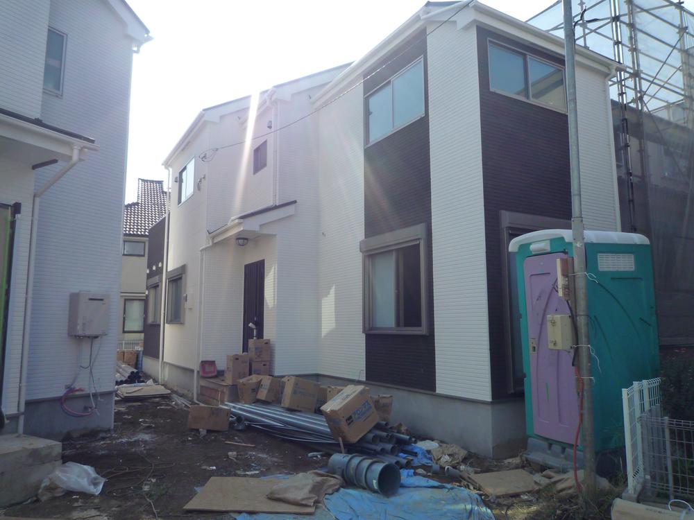 Local appearance photo. Local (10 May 2013) Shooting