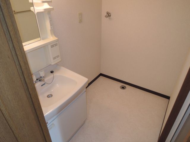 Bath. Reheating hot water supply ☆