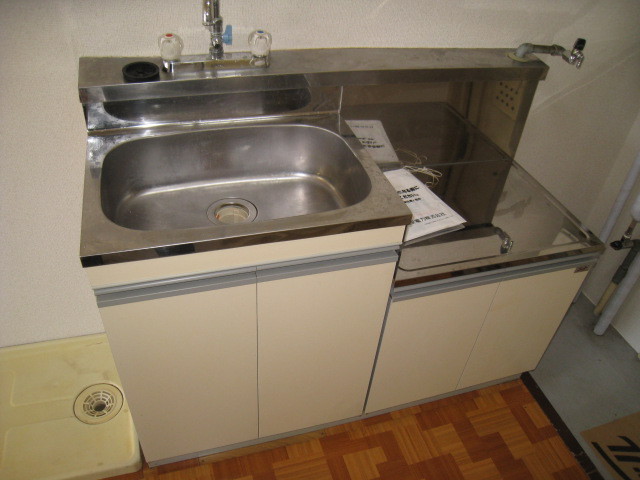 Kitchen. Two-burner gas stove installation Allowed