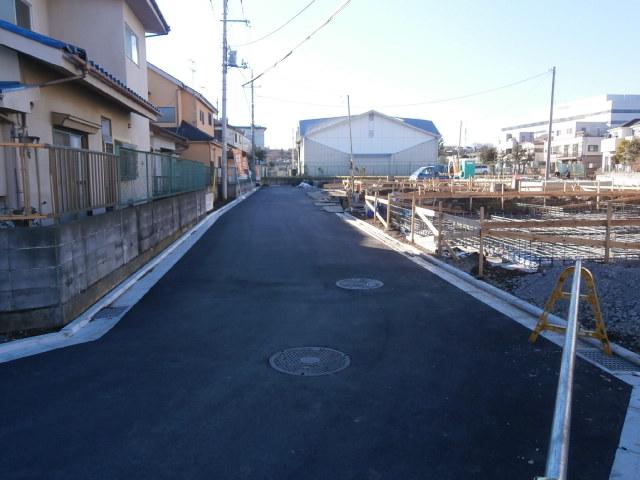 Local photos, including front road. 2013 December 22, shooting