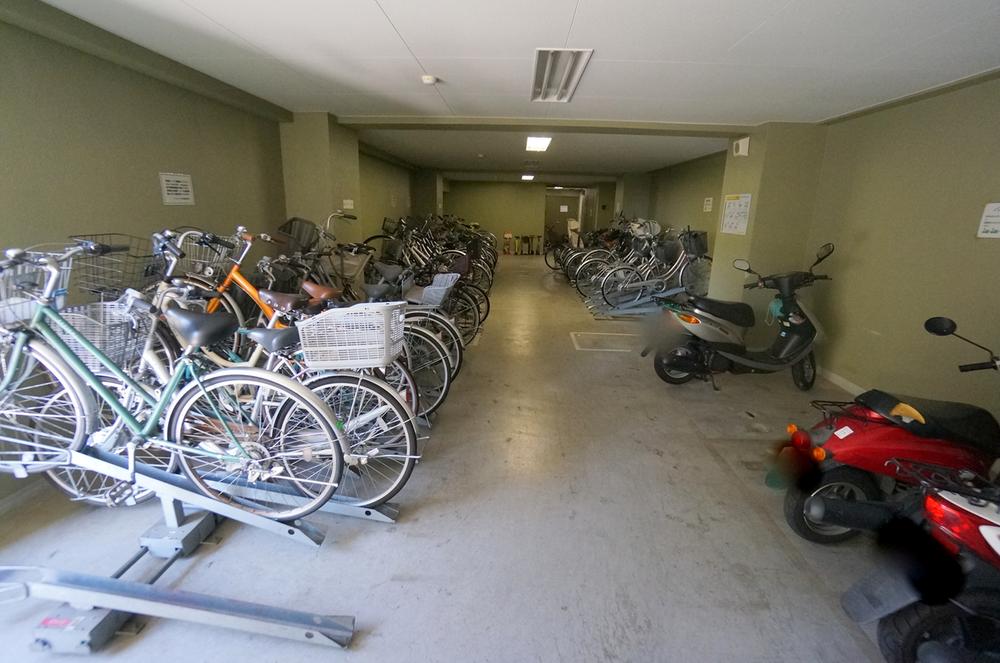 Other. Bicycle-parking space, Bike shelter