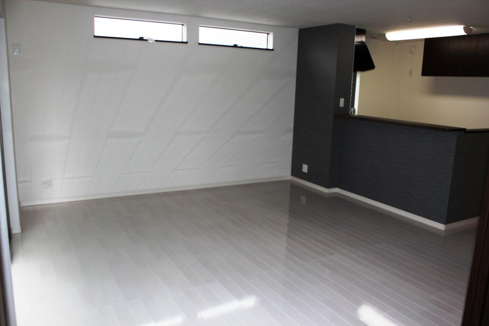 Same specifications photos (living). Same specifications