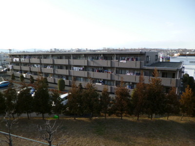 Building appearance. Reinforced concrete apartment