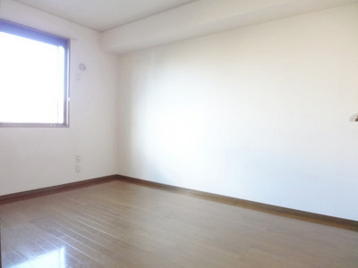 Living and room. Western-style 6 Pledge