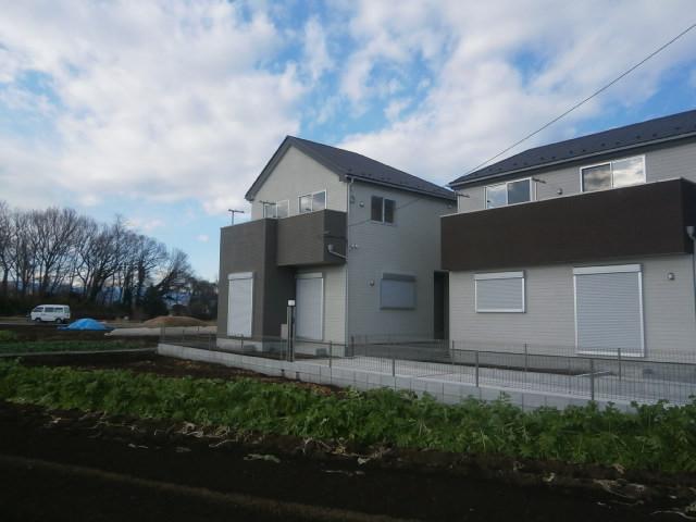 Local appearance photo. Building 2