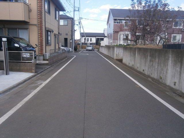 Local photos, including front road. Building 2