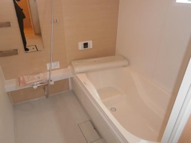 Bathroom. Building 2