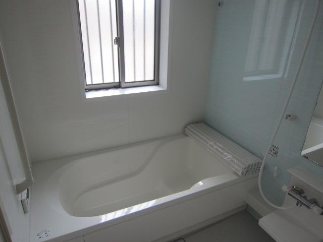 Bathroom. 1 Building