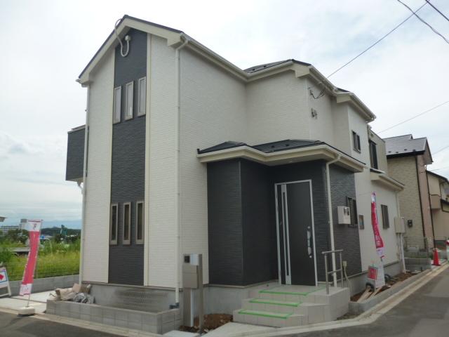 Local appearance photo. 1 Building