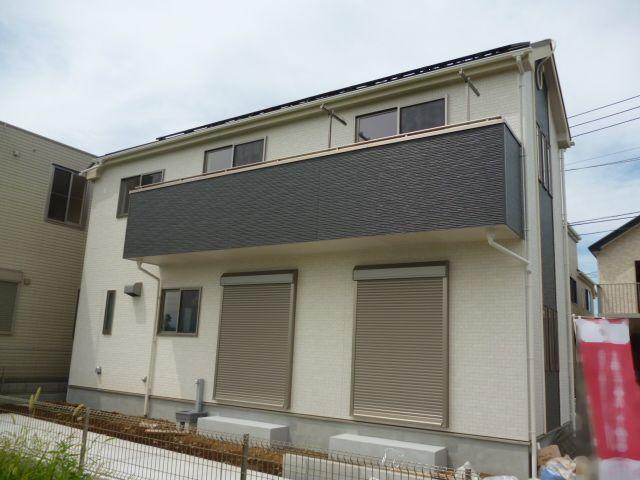 Local appearance photo. 1 Building