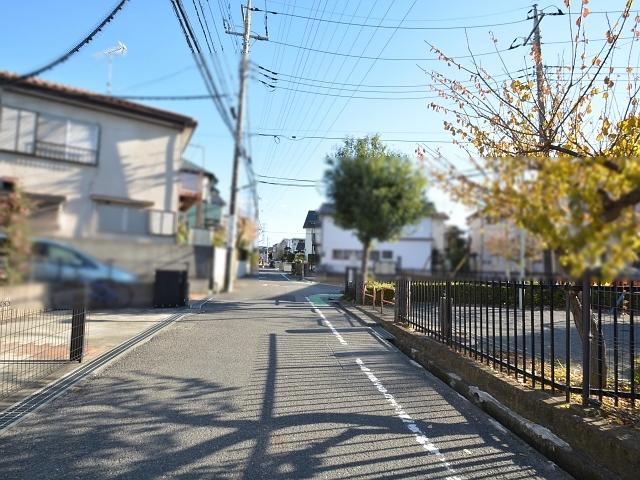 Local photos, including front road. Hino moxa contact road situation