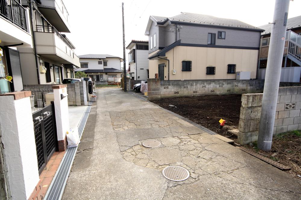 Local photos, including front road. Local Photos