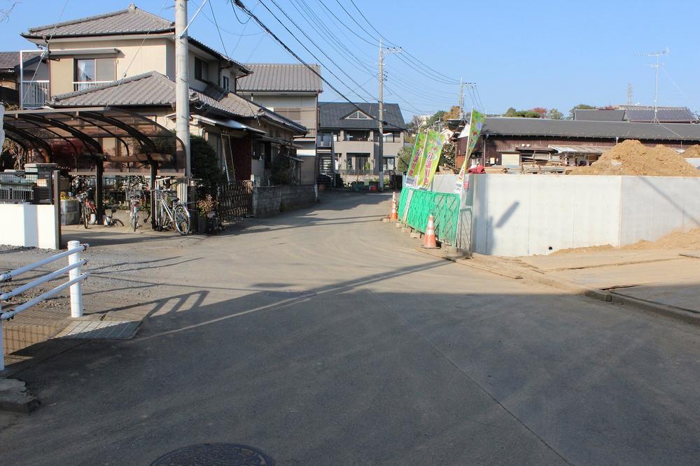 Local photos, including front road. Local (11 May 2013) Shooting