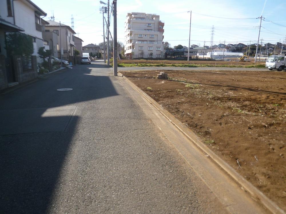 Local photos, including front road. Local (12 May 2013) Shooting