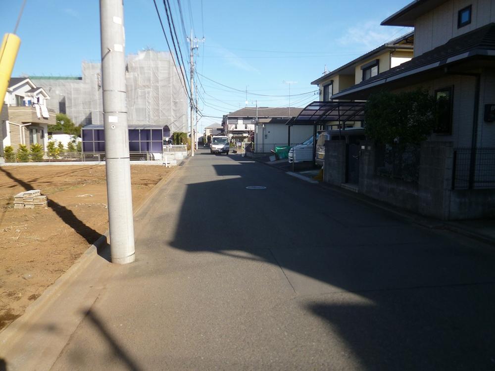 Local photos, including front road. Local (12 May 2013) Shooting