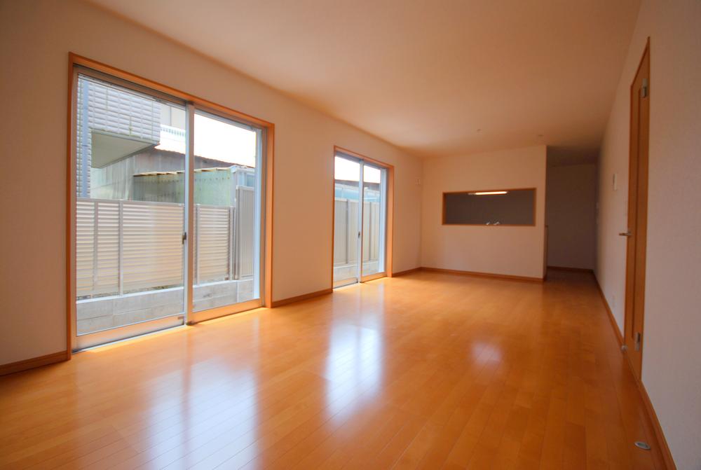 Same specifications photos (living). Example of construction