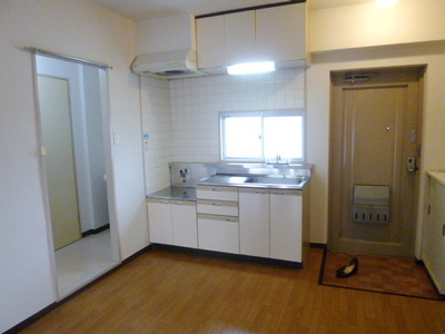 Living and room. It's a spacious living