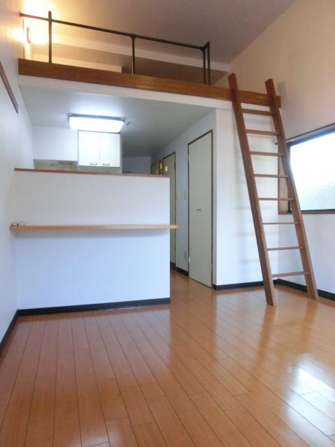 Living and room.  ☆ Western style room ・ loft ・ With storage ・ Two-sided lighting is the room ☆