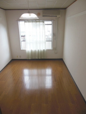 Living and room. Popular flooring in Western-style 6.0 Pledge