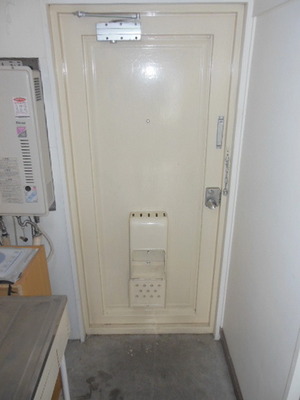 Entrance. Probably this much space it is sufficient to take