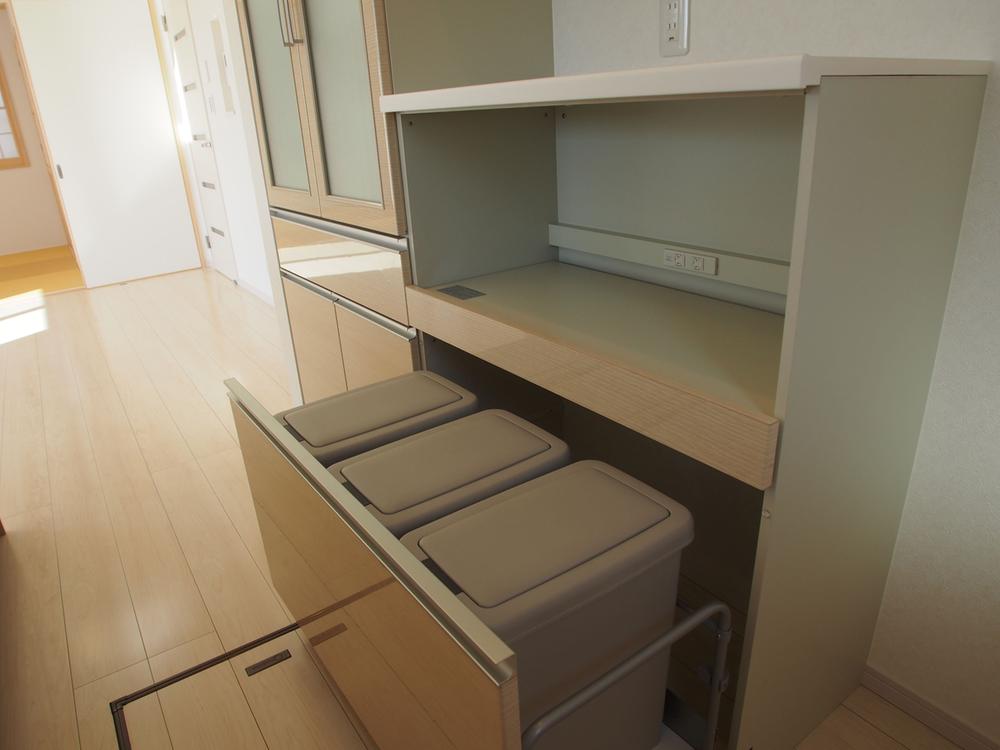 Other building plan example. With Trash