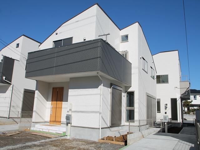 Local appearance photo. 5 Building Under construction