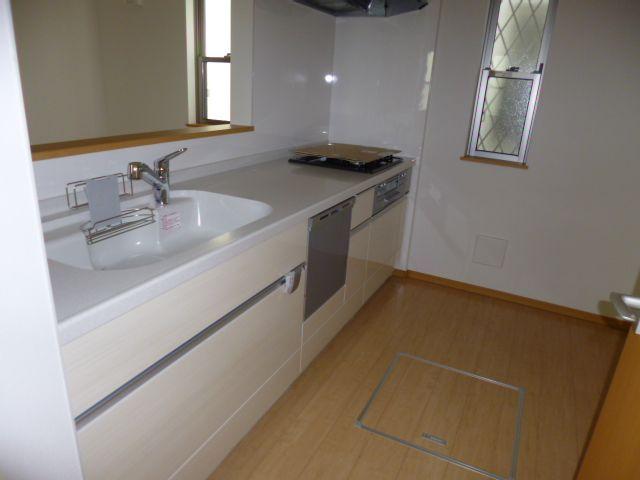 Kitchen. Room (August 2013) Shooting