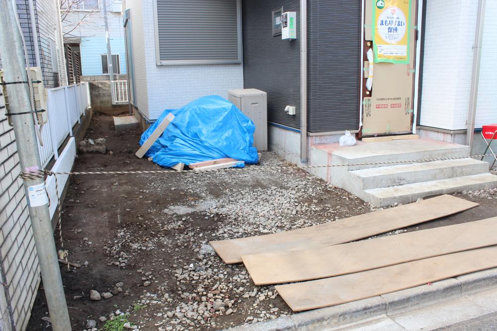 Other. Local (12 May 2013) Shooting Car space