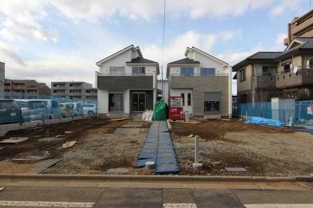 Local photos, including front road. Local (12 May 2013) Shooting