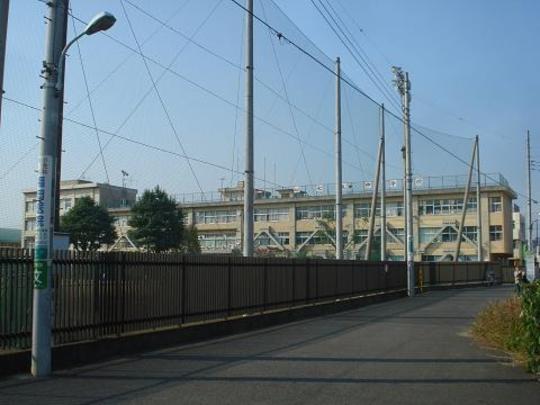 Junior high school. Nanami until junior high school 1300m Nanami junior high school Walk 17 minutes (about 1300m)