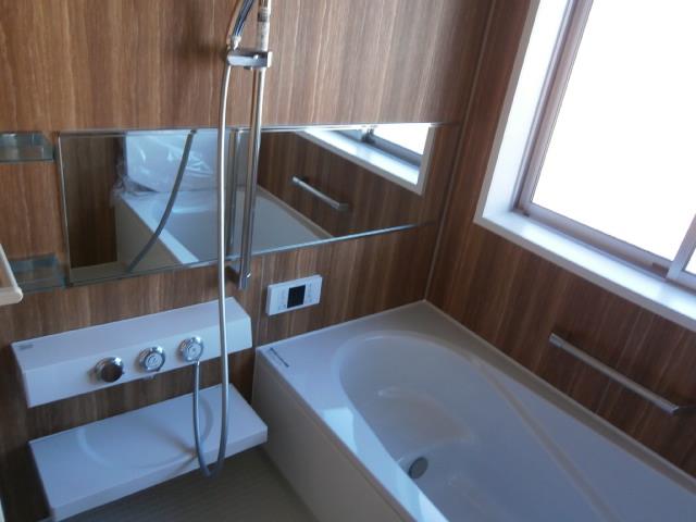 Bathroom. 6 Building 2nd floor bathroom, With bathroom dryer