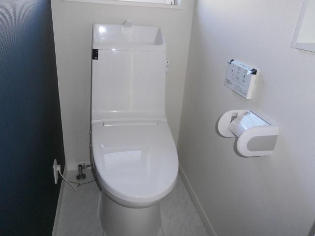 Toilet. 6 Building Washlet with function