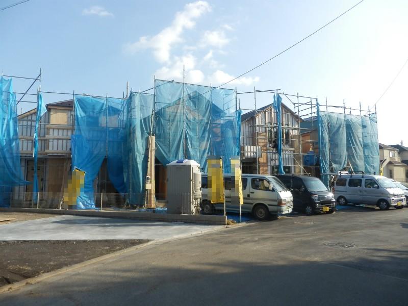 Local photos, including front road. Local (11 May 2013) Shooting