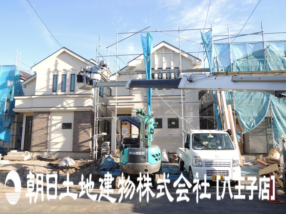 Local photos, including front road. Local (12 May 2013) Shooting