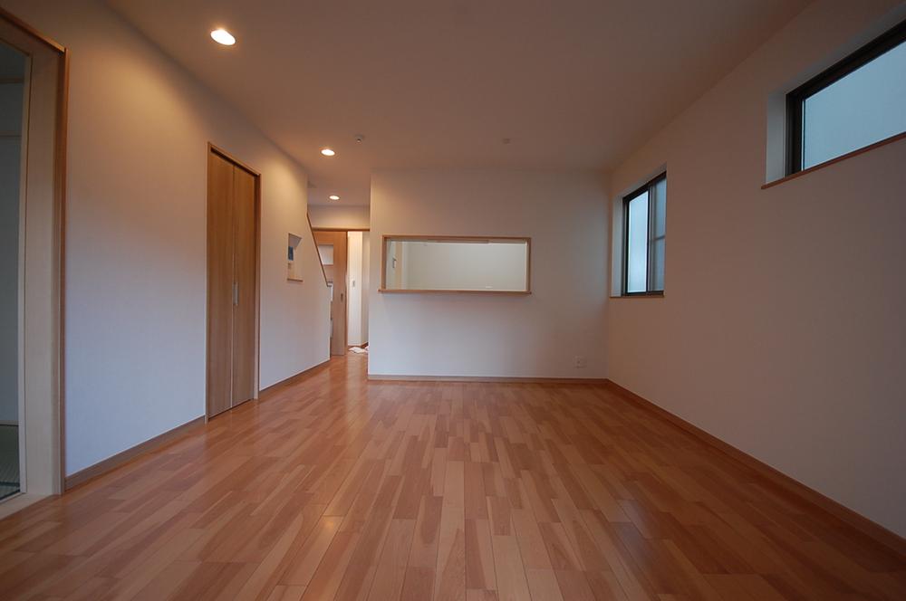 Same specifications photos (living). Seller construction cases