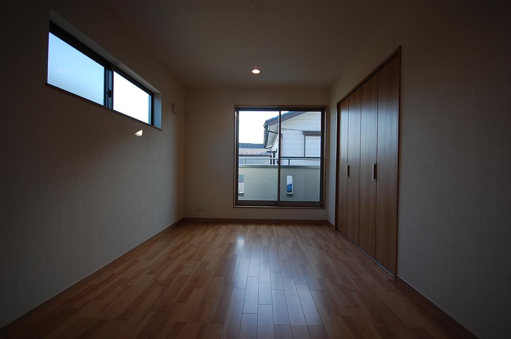 Non-living room. Seller construction cases