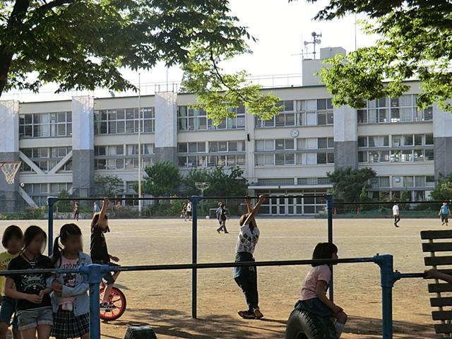 Primary school. 565m to Hino City Fourth Elementary School