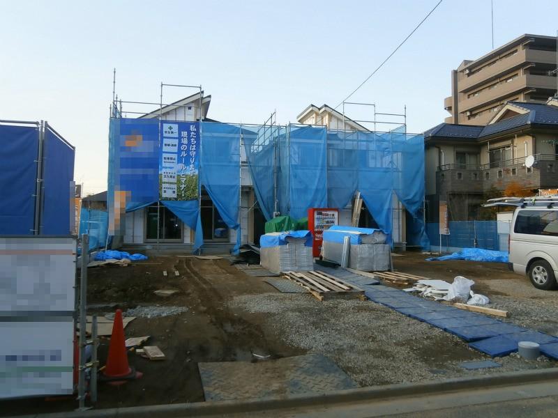 Local photos, including front road. Local (11 May 2013) Shooting