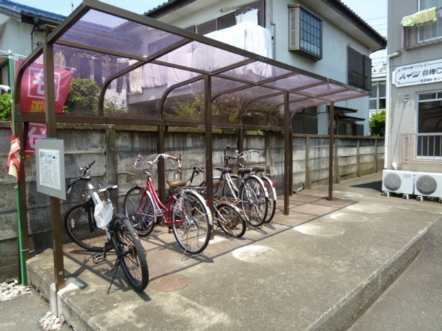 Other common areas. Roof with bicycle parking